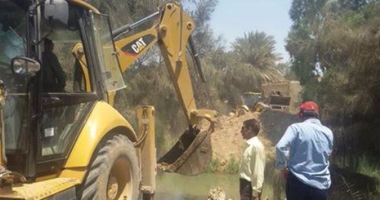 حملة لإزالة التعديات على مياه الري بمركز طامية فى الفيوم 