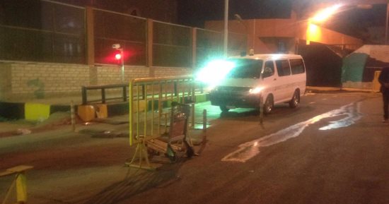 بالفيديو.. شاهد لحظة خروج جثمان المذيع عمرو سمير من مطار القاهرة