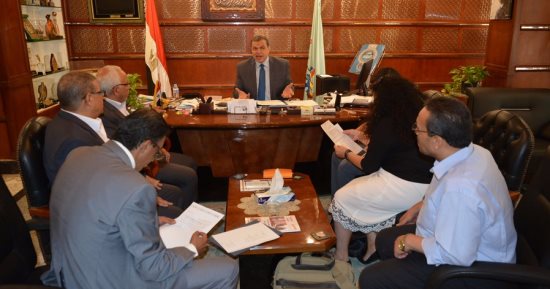 وزير القوى العاملة: حريصون على تذليل معوقات الإنتاج بـ "أسمنت طره"