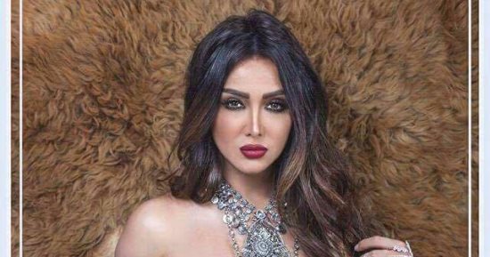 سامية الطرابلسى تشاهد مباراة تونس وأنجولا على تايم سبورت.. وتدعم منتخب بلادها