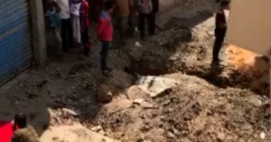 شكوى من هبوط أرضى بعمق 8 أمتار فى دسوق بكفر الشيخ