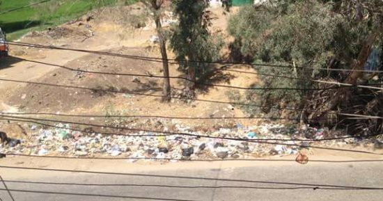 بالصور.. زحام مرورى بنفق زهراء المعادى بعد انقلاب كونتينر من أعلى سيارة نقل