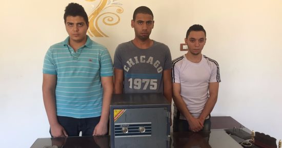 سقوط 3 طلاب بحوزتهم خزينة أموال عقب سرقتها من محل أجهزة فى دار السلام