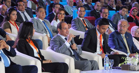 الإحصاء: الشباب يشكلون 23.6% من السكان و62% منهم يتواصلون عبر الإنترنت