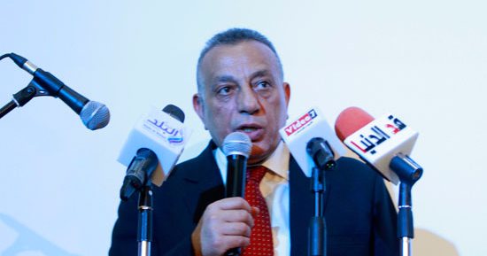 محافظ الجيزة يكرم نقيب الصحفيين لدوره فى مكافحة التطرف