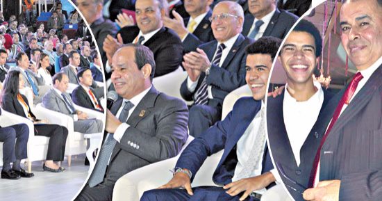 "الجالسون بجوار السيسى.. زينة شباب مصر".. الرئيس حرص على الجلوس بين الشباب فى المؤتمرات الأربعة تحية لتفوقهم وأفكارهم المختلفة.. الصبر قاد "فتاة العربة" لتجالسه.. وياسين الزغبى "رسول البسطاء"