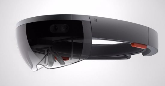 مايكروسوفت تعزز نظارتها HoloLens 2 بالذكاء الاصطناعى