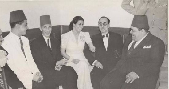شاهد.. أم كلثوم تضحك مع القصبجى والشاعر كامل الشناوى