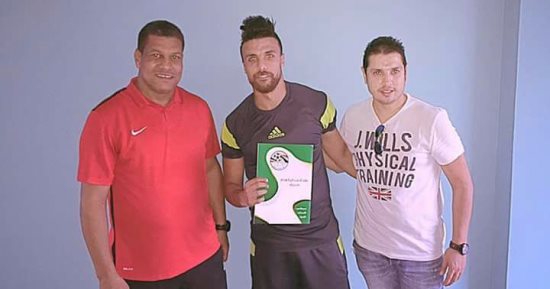 مدافع المقاصة يوقع للداخلية 3 مواسم