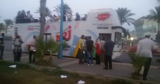 محافظ الإسكندرية يحتفل بالعيد القومى للمحافظة على حافلة "إينرجي"