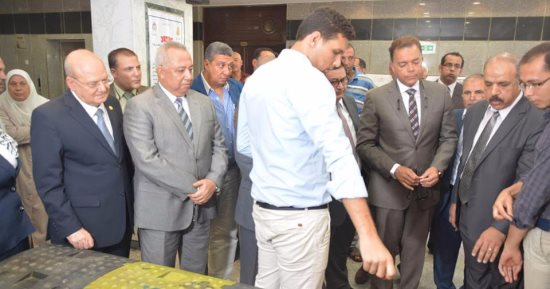 وزير النقل يشيد بمشروعات التخرج بهندسة الزقازيق ويؤكد: وضعها قيد التنفيذ