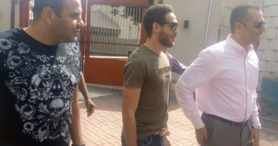بالصور.. هشام محمد يصل الأهلي بعد التوقيع 5 مواسم