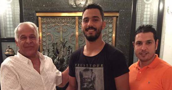 مسعد عوض يوقع لسموحة رسميًا