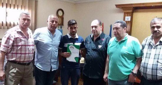 بالصور.. سموحة يتعاقد مع صانع ألعاب دمنهور مقابل 600 ألف جنيه