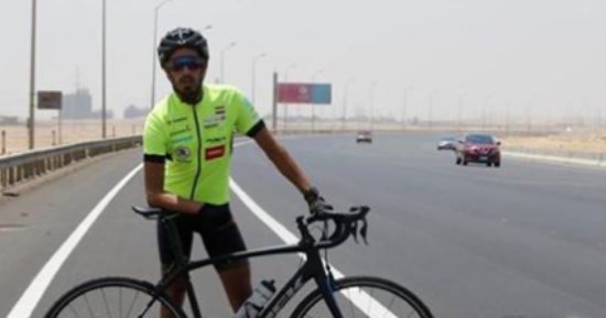 السفارة الامريكية تهنئ شابا مصريا لدخوله موسوعة جينيس بأسرع عبور لأوروبا