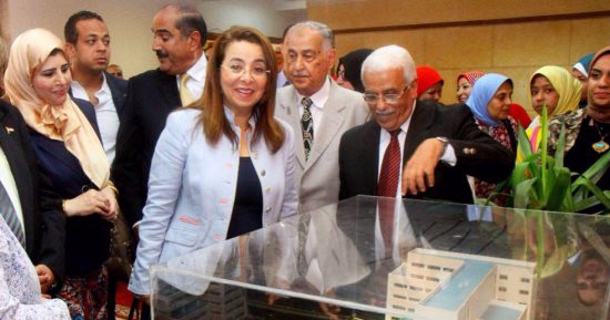 غادة والى تفتتح معرض الأسر المنتجة " ديارنا"  بالإسكندرية