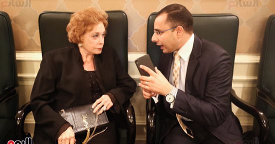جيهان السادات: أحببت فرح ديبا لأنها تشبهنى والسادات استضاف الشاه لأنه رجل مبادئ