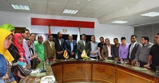 محافظ سوهاج يرحب بتبنى  شباب جرجا مبادرة " الحياة ألوان"