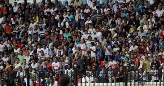 جمهور الزمالك: شمال يمين العبوا بالناشئين.. وباولو يرد بإشارة غير لائقة