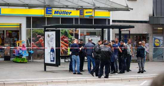 تفاصيل حادث طعن على متن قطار ركاب بألمانيا أدى لإصابة 5 أشخاص على الأقل