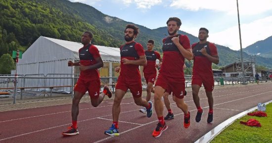 بالصور.. محمد صلاح فى ماراثون ليفربول قبل مواجهة هيرتا برلين