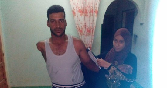 بالفيديو والصور.. مأساة شاب فقد ذراعه بالوادى الجديد ويطالب بتوفير وظيفة