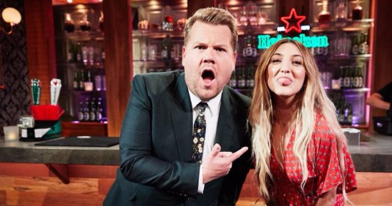 بالفيديو.. جوليا ميشيلز تقدم لأول مرة "Uh Huh" ببرنامج The Late Late Show