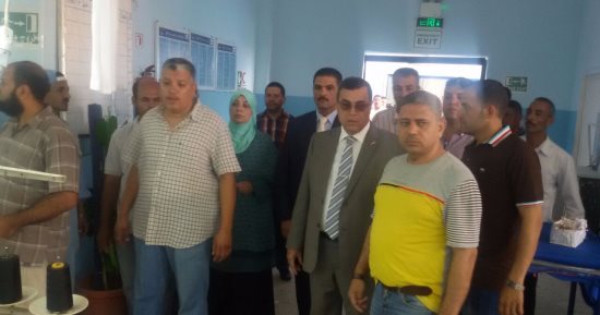 محافظ الفيوم يتفقد المعرض الدائم والمصانع المنتجة بكوم أوشيم