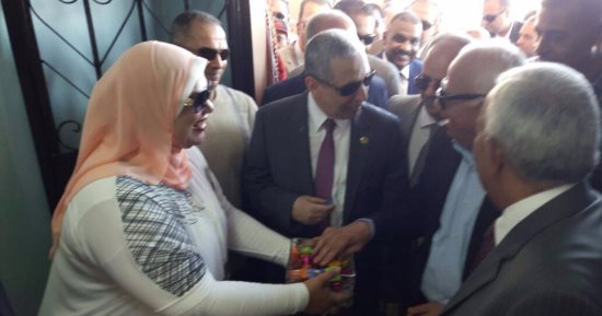 بالصور.. محافظ بورسعيد يستنكر تجهيزات مجمع افتتحه رئيس مصلحة الجمارك