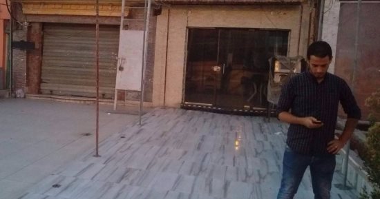 محافظ السويس يشمع محلات ومعارض بالكورنيش