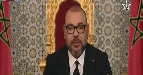 ملك المغرب: الطبقة السياسية تتسابق لتستفيد من الإيجابيات وتحمل القصر السلبيات