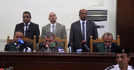 ننشر أسماء 8 متهمين أحالت الجنايات أوراقهم للمفتى بـ"اقتحام قسم حلوان"