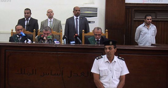 بالصور.. بدء جلسة الحكم على 68 متهما فى أحداث "اقتحام قسم حلوان"