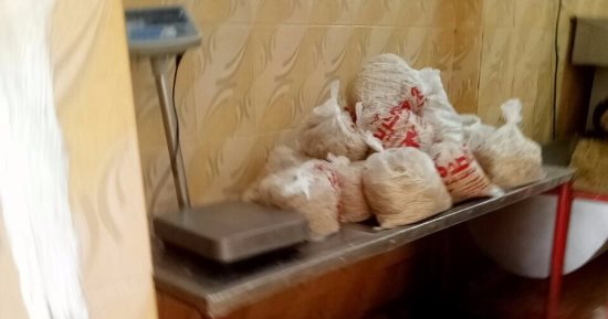 بالصور.. القبض على مدير محل قبل ترويجه 515 كيلو لحوم فاسدة فى حلوان