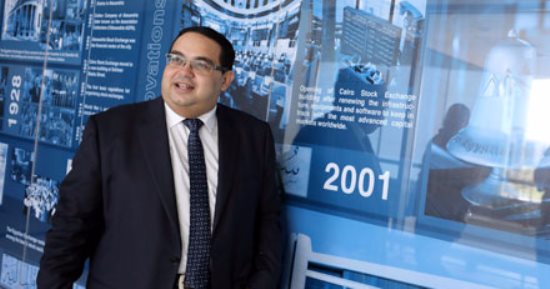 البورصة تغازل العاملين بأكبر 100 شركة مصرية للاستثمار بسوق المال.. محسن عادل: نستهدف جذب فئات جديدة من الاستثمار متوسط وطويل الأجل.. ونجتمع مع 15 شركة قبل شهر رمضان.. ودورات تدريبية لتوعية الشباب بأهمية التداول