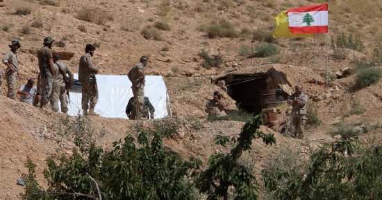 بدء سريان الهدنة فى عرسال وتبادل جثامين مقاتلى "حزب الله" و"النصرة"