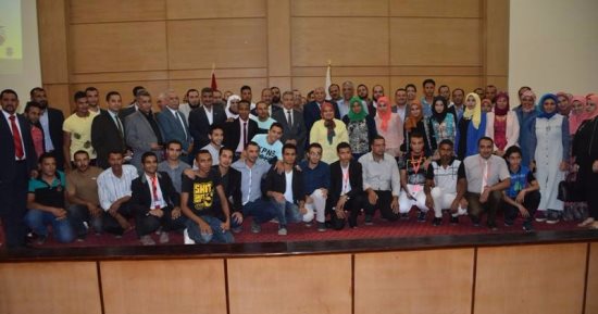 بالصور .. محافظ الوادى الجديد يدشن المؤتمر الوطنى لشباب المحافظة