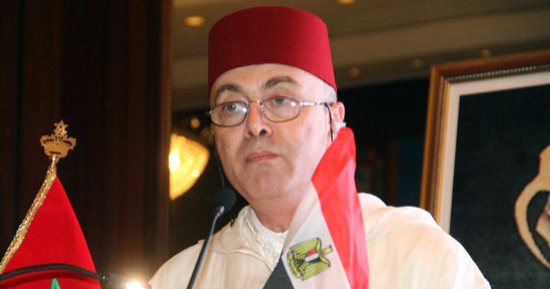 سفير المغرب يحث الجماهير المغربية على زيارة المعالم الأثرية بمصر