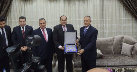 محافظة سوهاج تكرم اللواء مصفى مقبل مدير الأمن السابق على جهوده