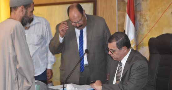 بالفيديو..  محافظ الفيوم يطالب بحصر المستحقين لمساكن الإيواء