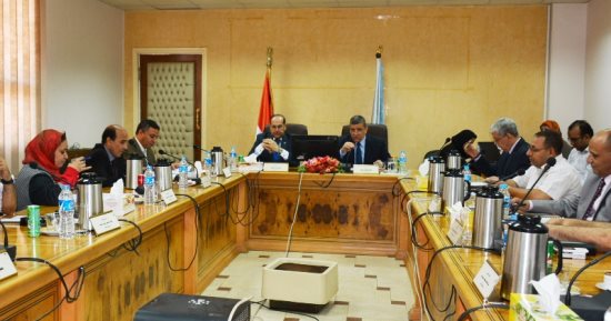 محافظ سوهاج يناقش اعتماد نتائج السنوات الدراسية فى اجتماع مجلس الجامعة