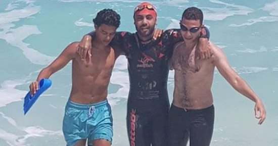 عمر حجازي أول سباح من ذوي الهمم يعبر من الأردن لمصر: أسعى لتحقيق تحديات أكثر