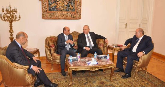 وزيرا العدل وشئون مجلس النواب يزوران المستشار أحمد أبو العزم لتهنئته