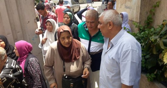 بالصور .. محافظ الإسكندرية: الكشف على 1088 مواطن للتأكد من خلوهم من فيروس سى 