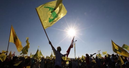 حزب الله ينفى إصابة أى موقع للجماعة أو لإيران فى ضربة بسوريا