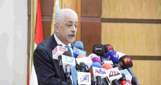 وزير التعليم يكرم الحاصلين على منحة الماجستير فى مجال الإدارة الدولية