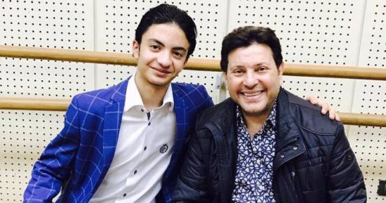 بعد نجاحه فى برنامج "جود تالنت".. أصيل هزيم بمصر لاستكمال ألبومه الغنائى 