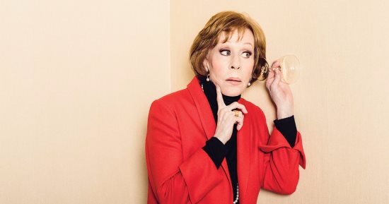 كارول بورنيت تقدم برنامجا بعنوان A Little Help With Carol Burnett فى 2018