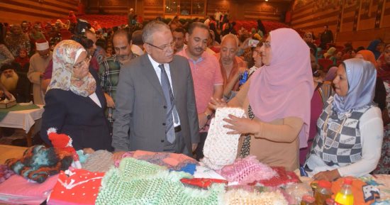 محافظ المنيا يدعو المؤسسات الحكومية والمجتمع المدنى لمواجهة الزيادة السكانية