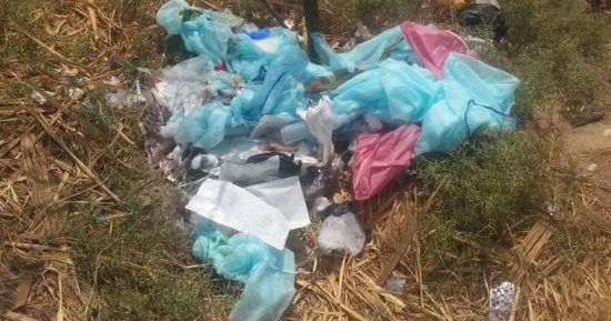 نفايات طبية على طريق أرمنت بالأقصر ومطالب بتطهير المكان منعا لنقل العدوى